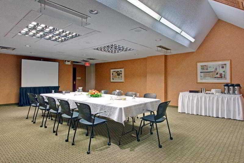 คราวน์ พลาซา โตรอนโต แอร์พอร์ต Hotel ภายนอก รูปภาพ