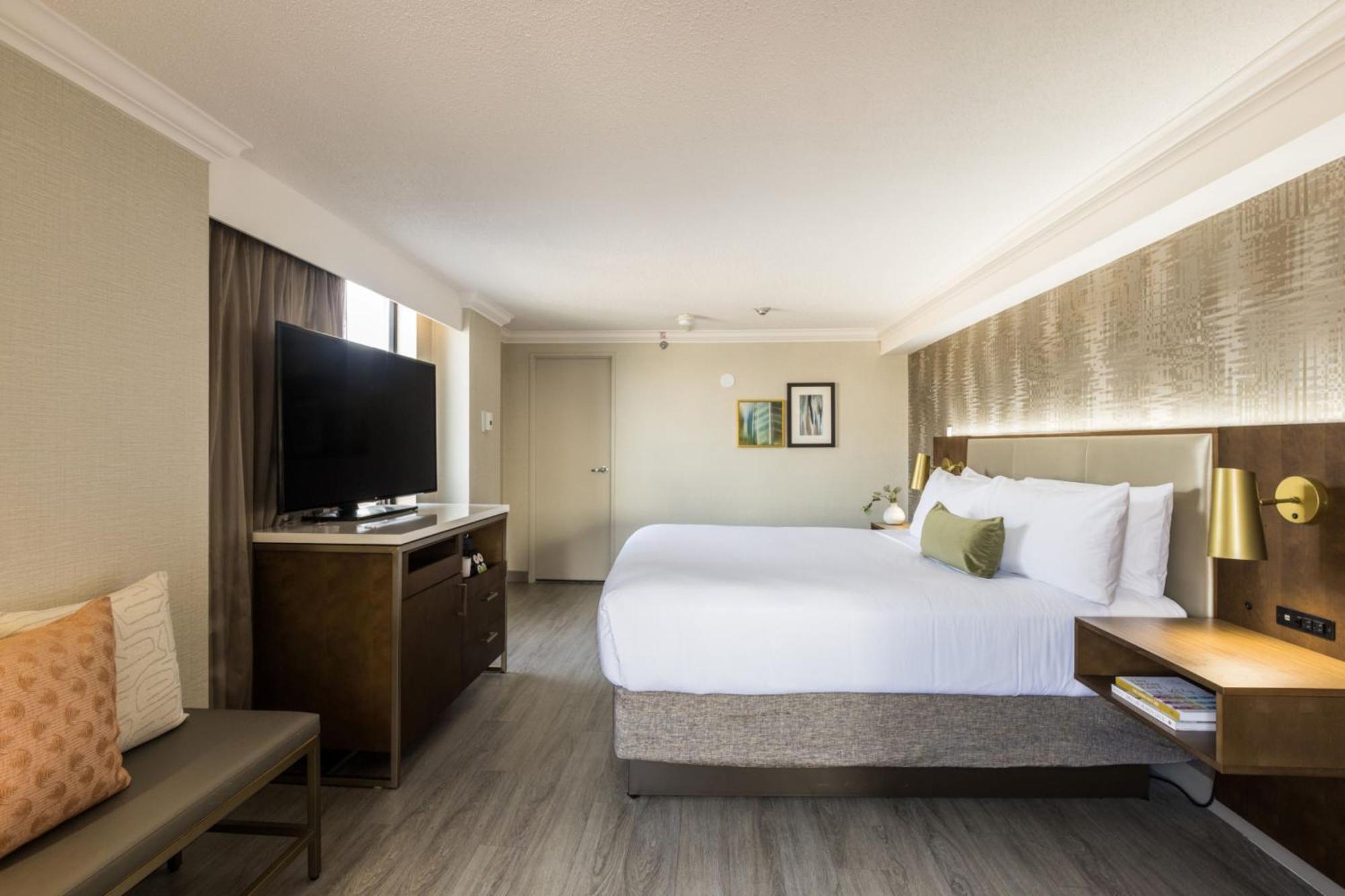 คราวน์ พลาซา โตรอนโต แอร์พอร์ต Hotel ภายนอก รูปภาพ