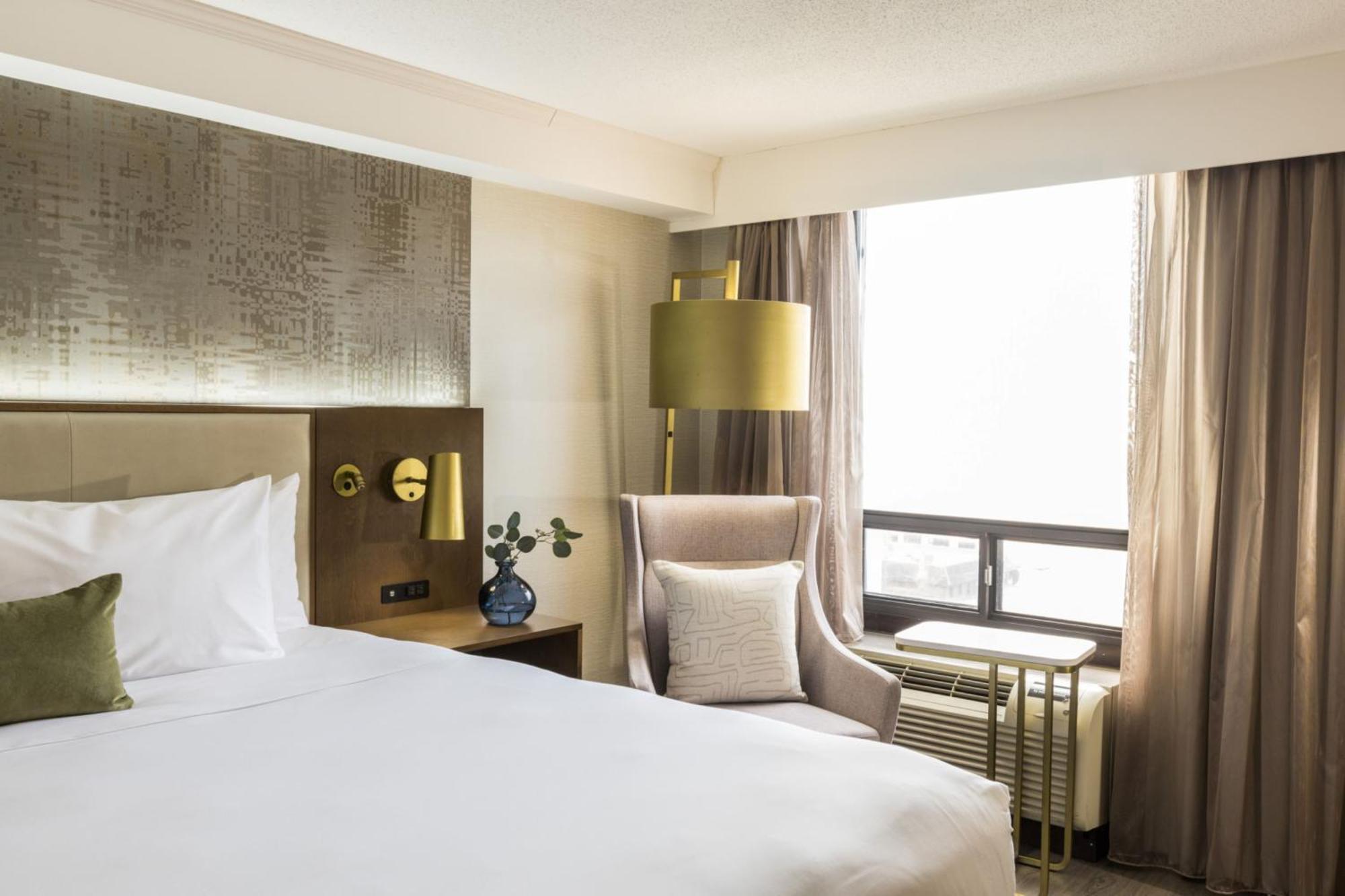 คราวน์ พลาซา โตรอนโต แอร์พอร์ต Hotel ภายนอก รูปภาพ
