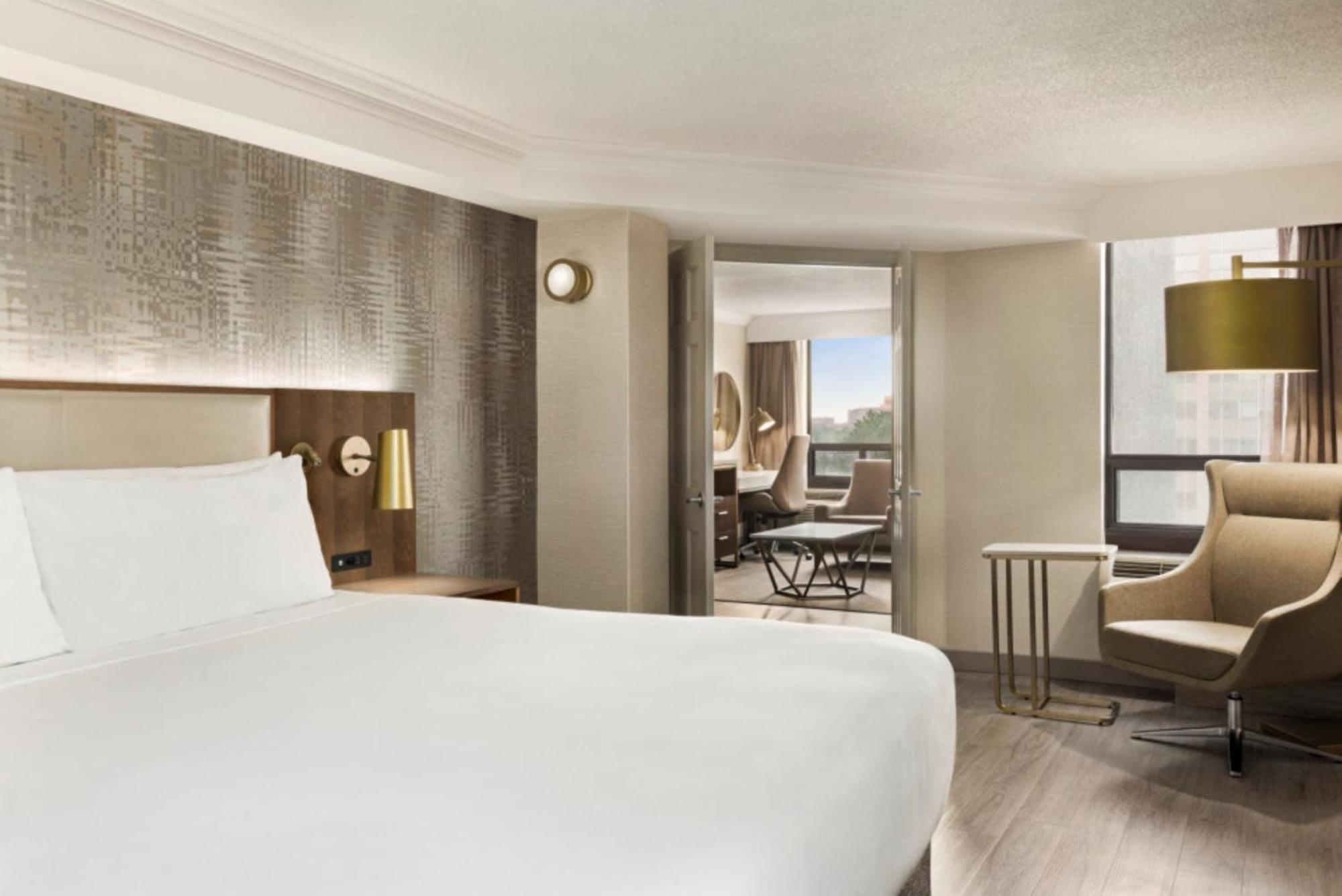 คราวน์ พลาซา โตรอนโต แอร์พอร์ต Hotel ภายนอก รูปภาพ
