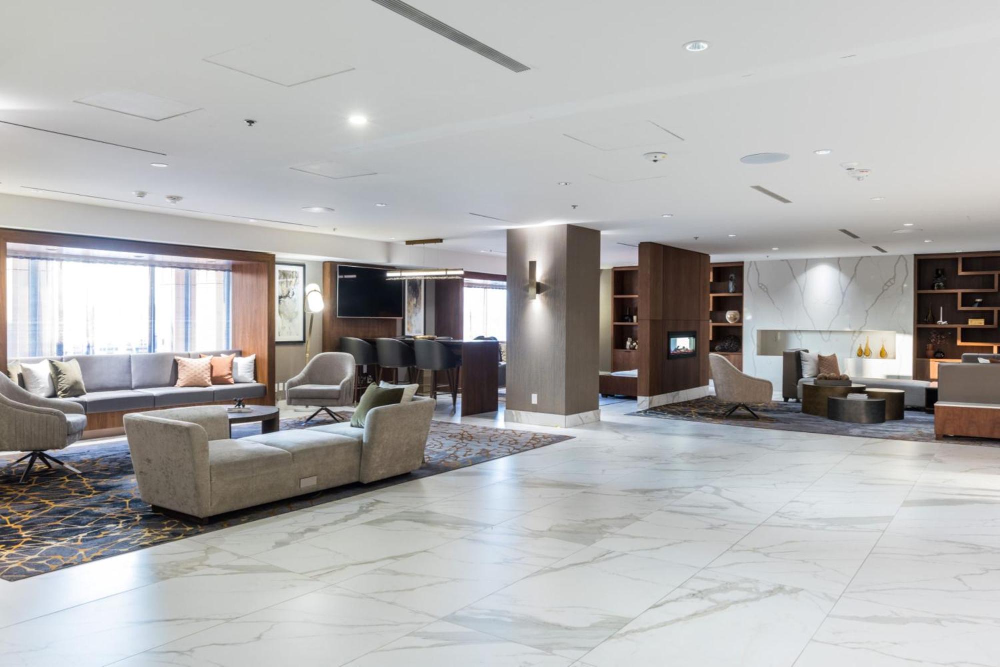 คราวน์ พลาซา โตรอนโต แอร์พอร์ต Hotel ภายนอก รูปภาพ