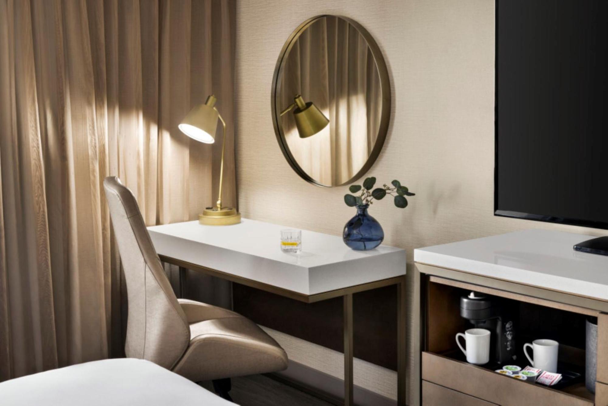 คราวน์ พลาซา โตรอนโต แอร์พอร์ต Hotel ภายนอก รูปภาพ