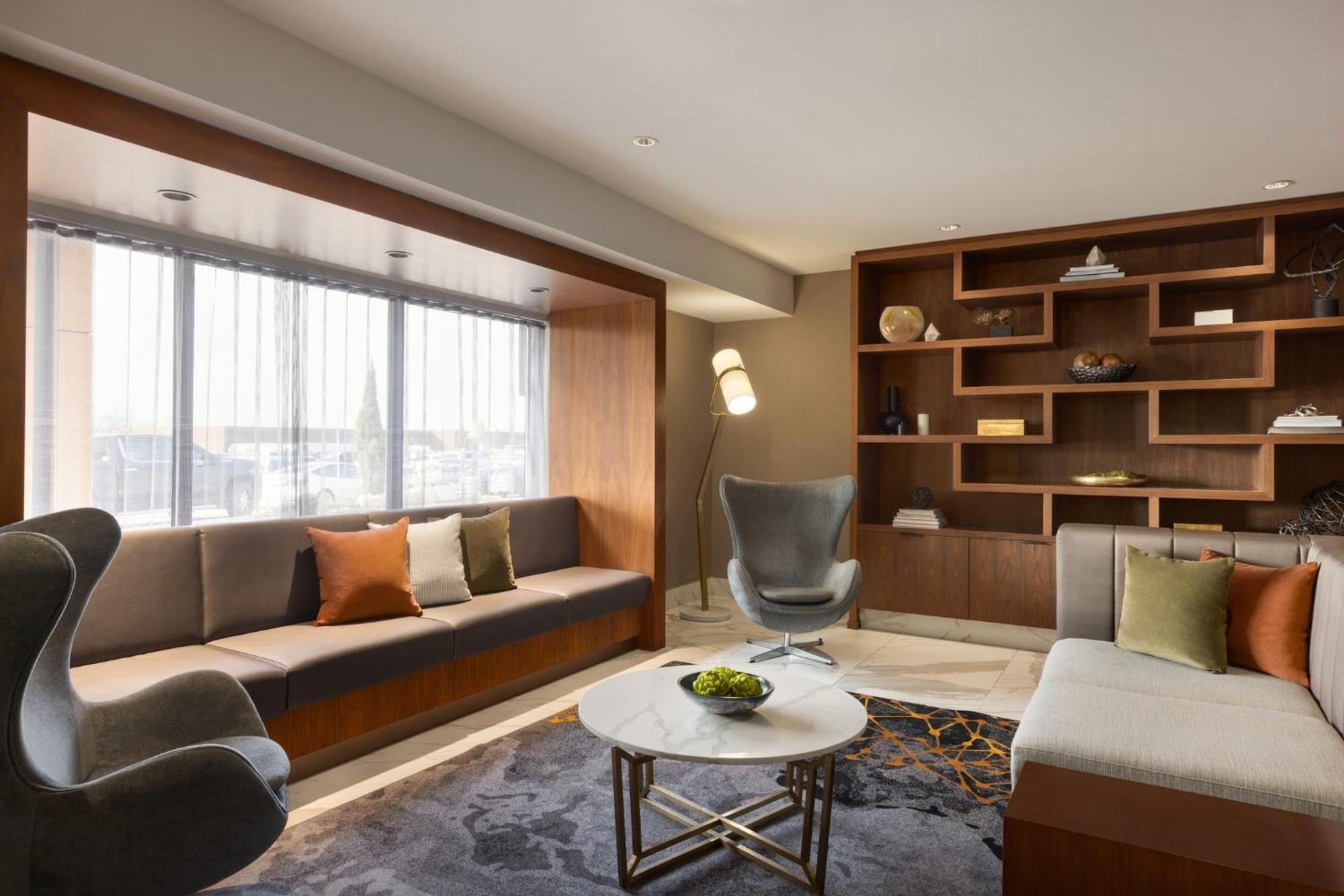 คราวน์ พลาซา โตรอนโต แอร์พอร์ต Hotel ภายนอก รูปภาพ