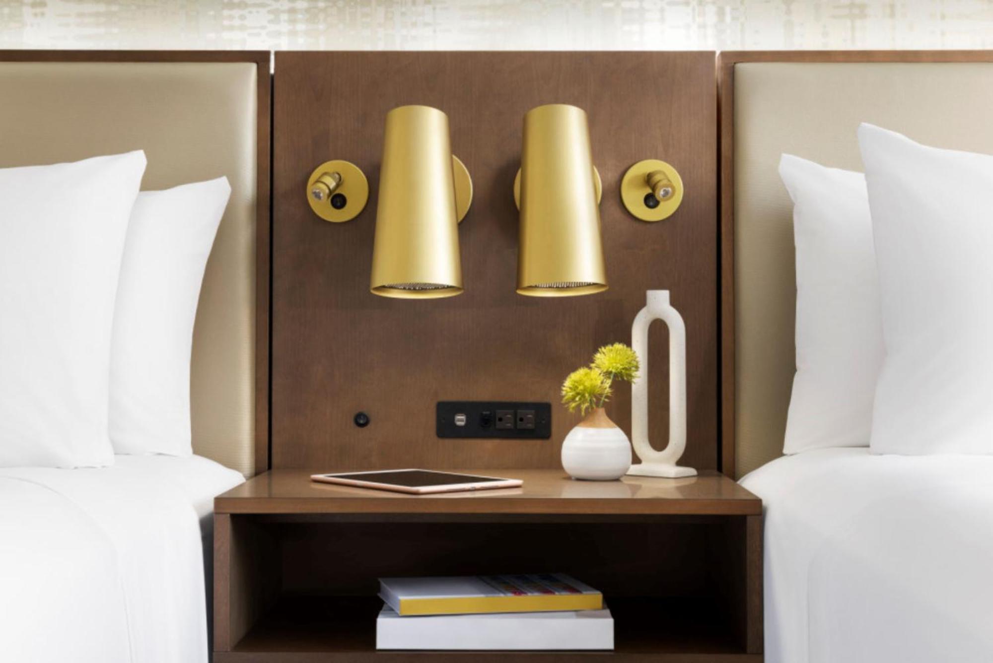 คราวน์ พลาซา โตรอนโต แอร์พอร์ต Hotel ภายนอก รูปภาพ